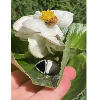 ANTIQUE VINTAGE ART DECO BLACK and WHITE ONYX RING in PLATINUM