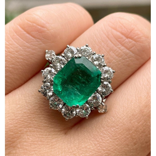 AN ANTIQUE GEORGIAN EMERALD AND DIAMOND RING, EARLY 19TH… | Drouot.com