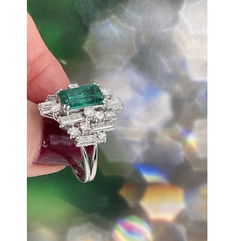Vintage AGL 5.75cts Insignificant Colombian Green Emerald Diamond 14KW Gold Ring